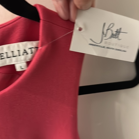 Elliatt Pearl Dress - Picture 5 of 5